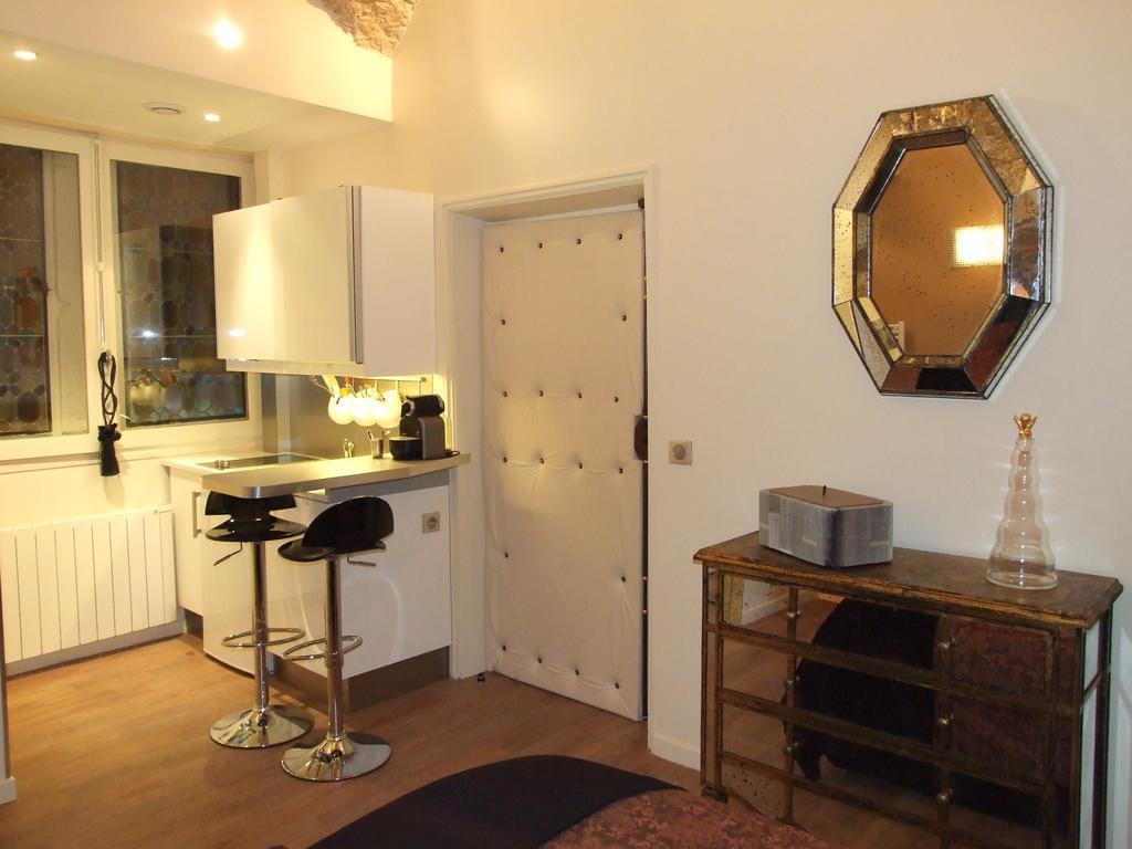 Apartamento Loge Des 3 Maries Lyon Exterior foto